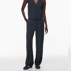 Aritzia Effortless Pants -dark night Navy. NWT size 2